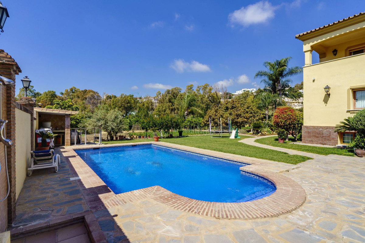 Villa for sale in Benahavís