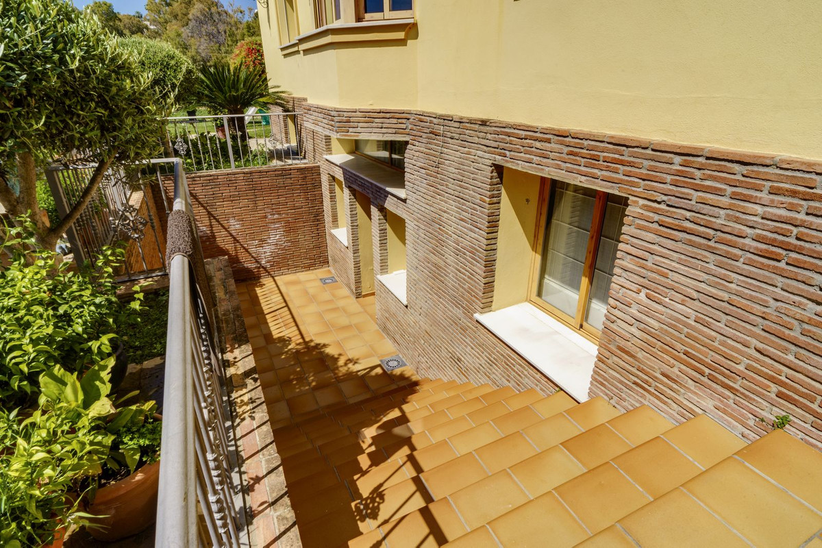 Villa for sale in Benahavís