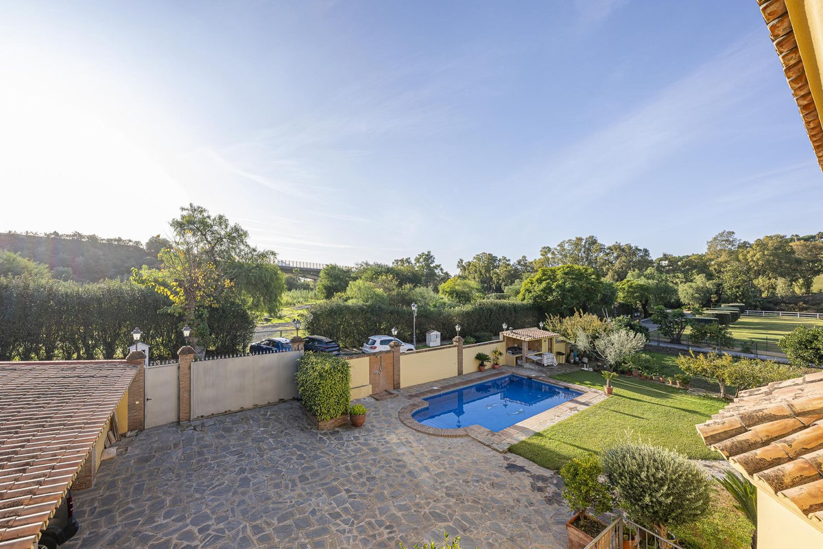 Villa for sale in Benahavís