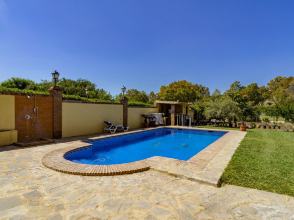 Villa for sale in Benahavís