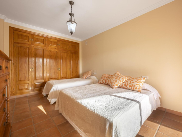 Villa for sale in Benahavís
