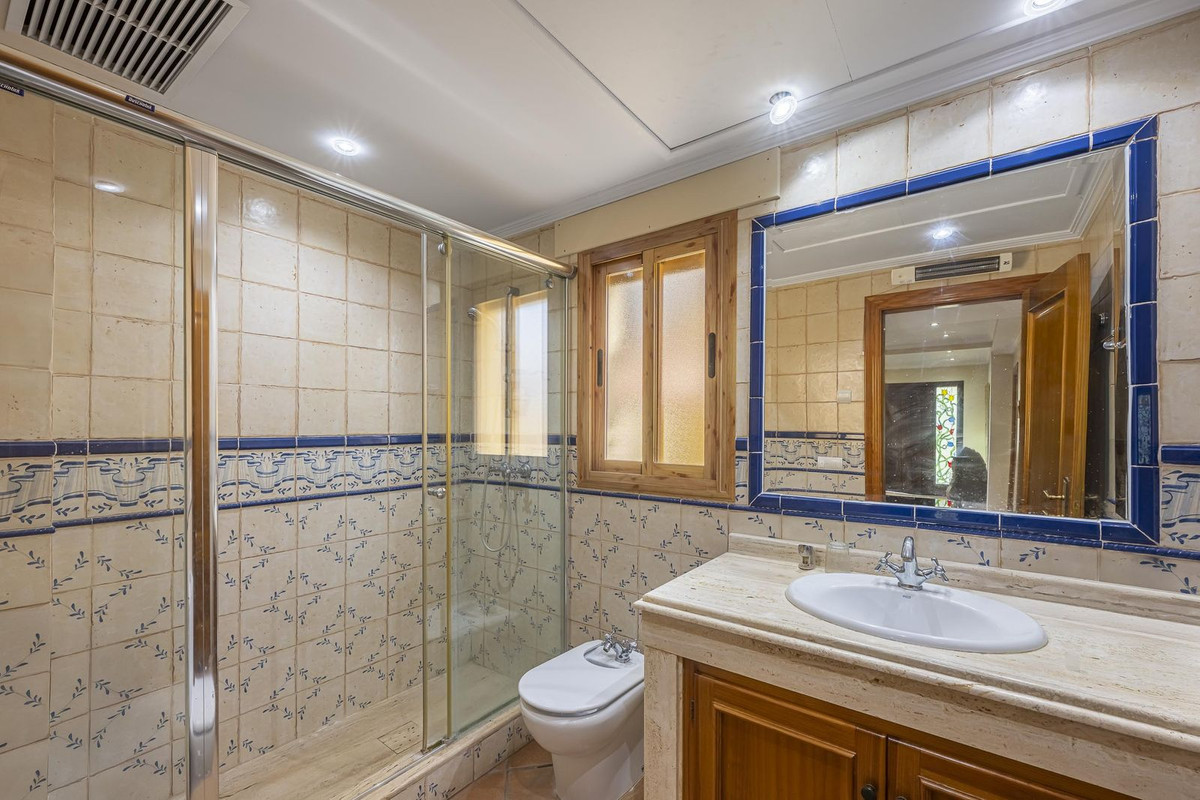 Villa for sale in Benahavís
