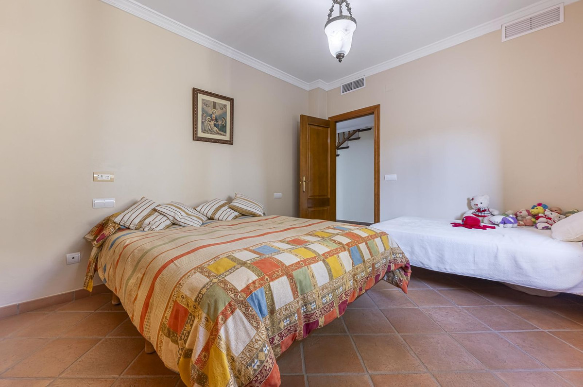 Villa for sale in Benahavís