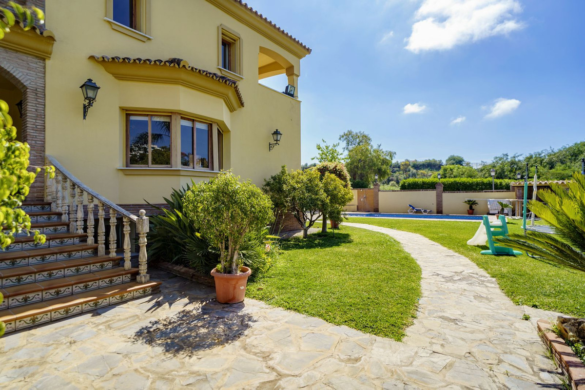 Villa for sale in Benahavís
