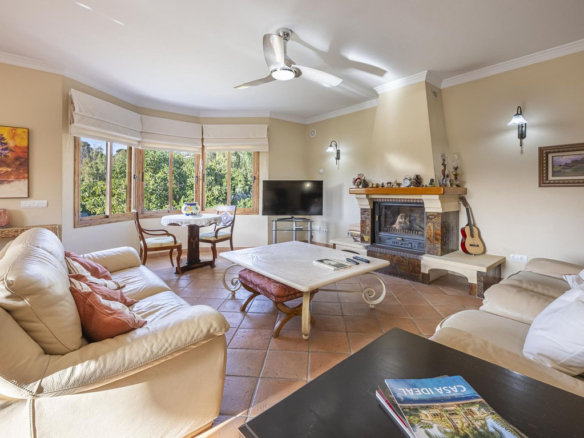 Villa for sale in Benahavís