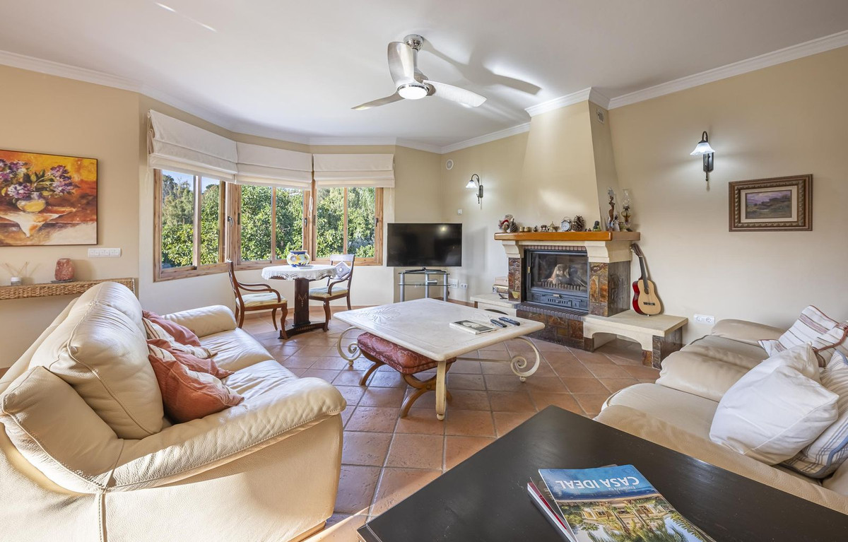 Villa for sale in Benahavís