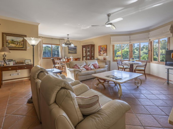 Villa for sale in Benahavís