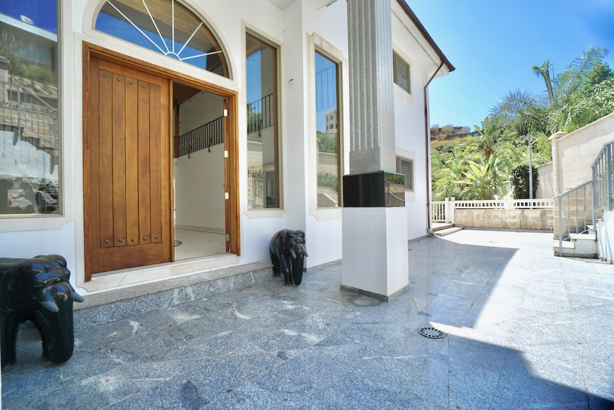 Villa for sale in Benahavís