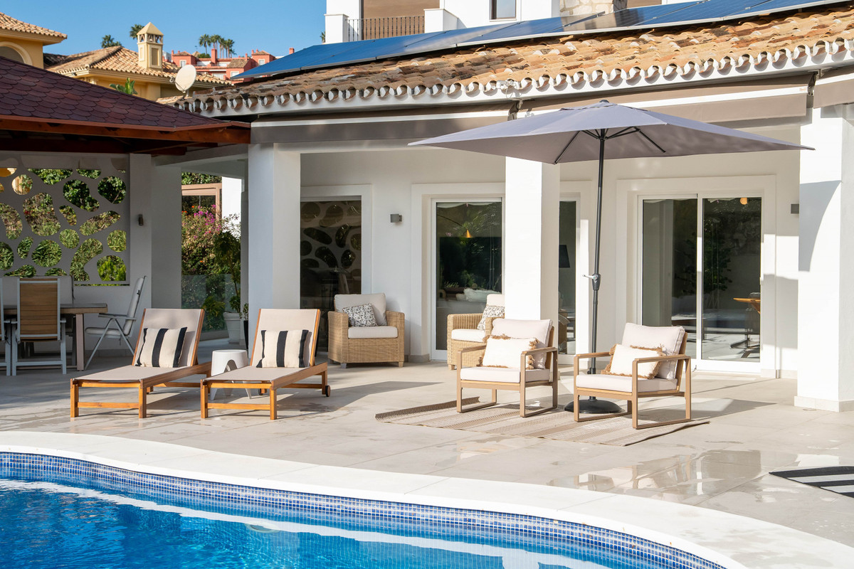 Villa for sale in Benahavís