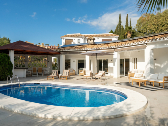 Villa for sale in Benahavís