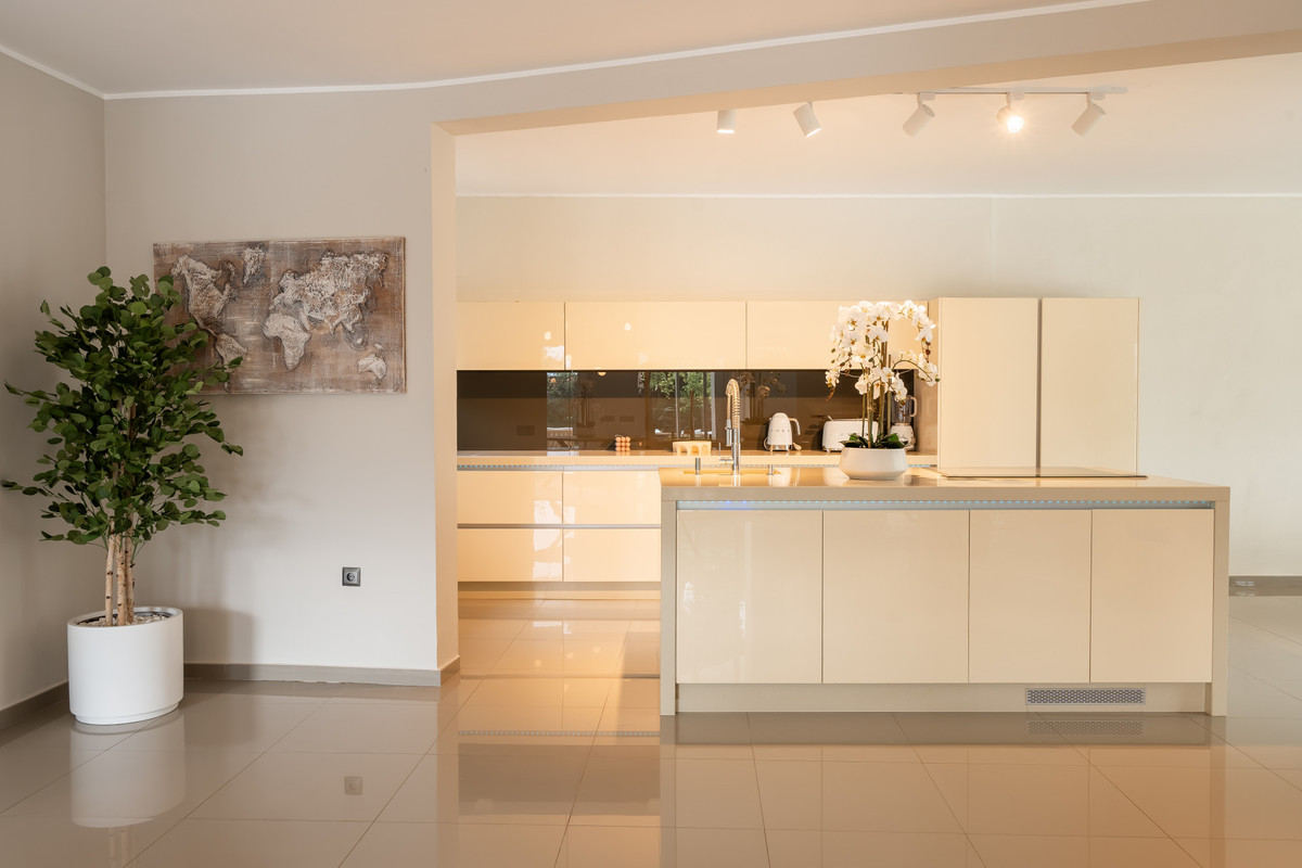 Villa for sale in Benahavís