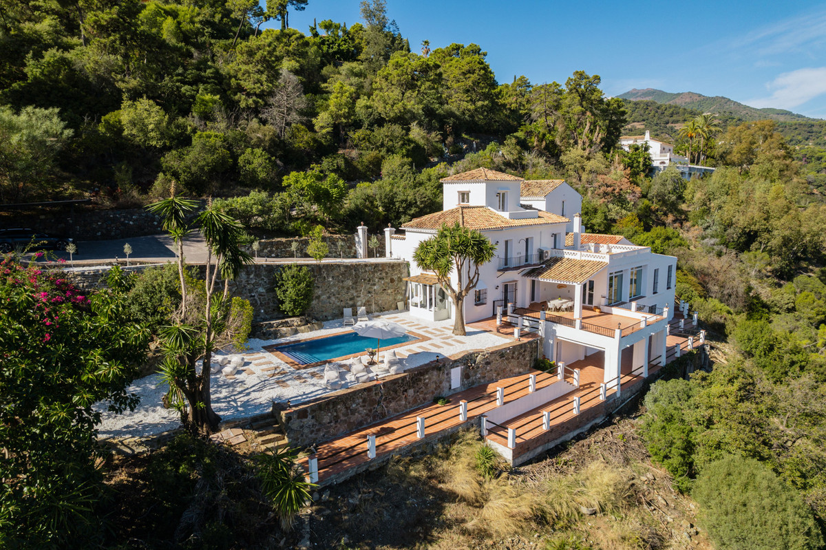 Villa for sale in Benahavís
