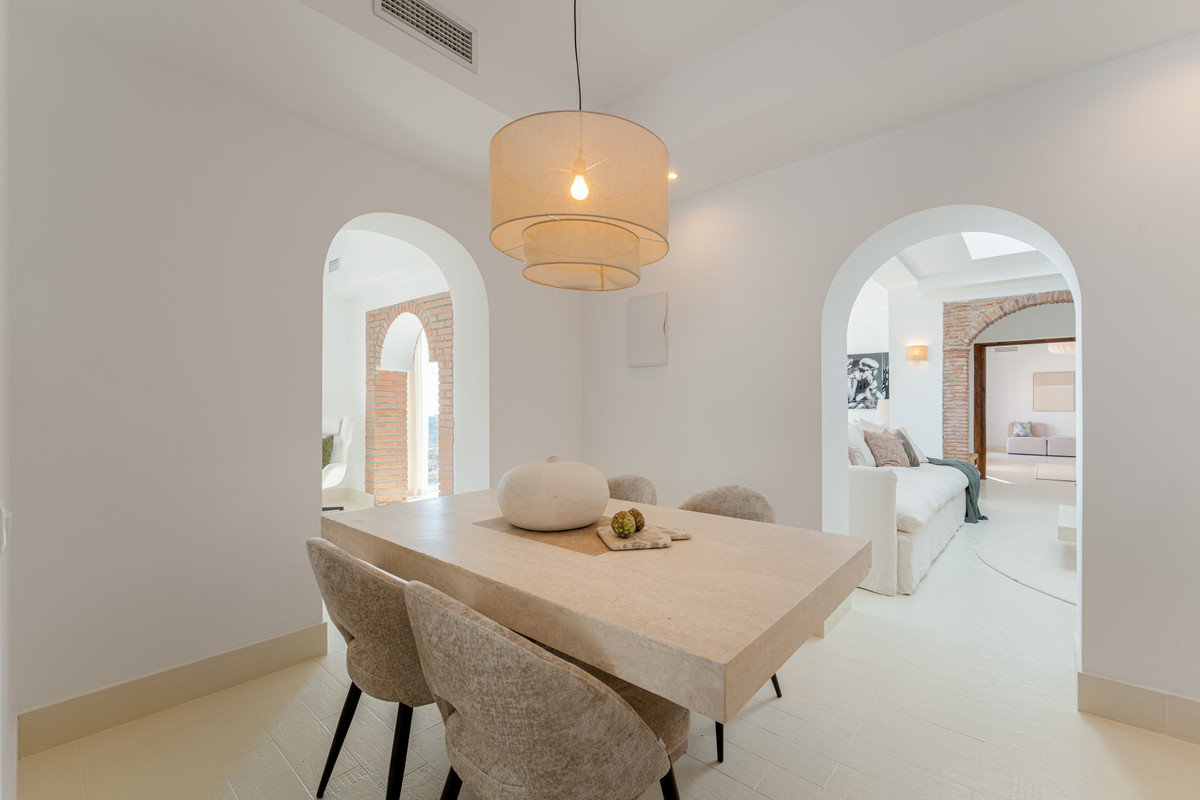 Villa for sale in Benahavís