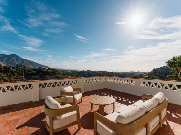 Villa for sale in Benahavís