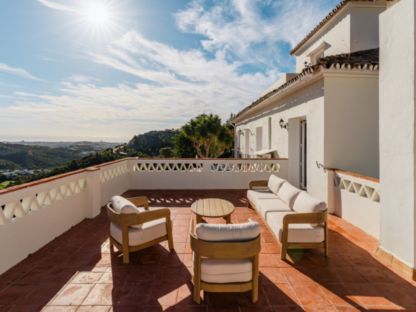 Villa for sale in Benahavís