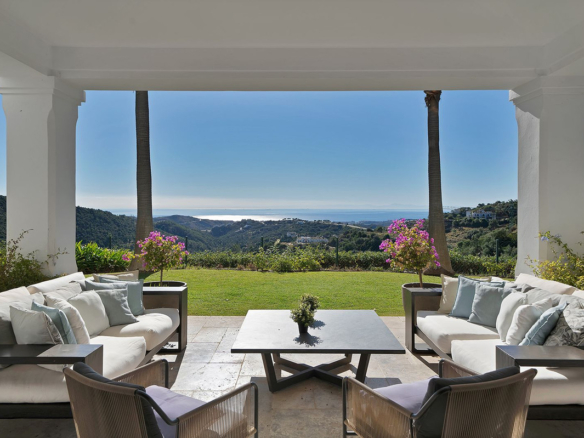 Villa for sale in Benahavís