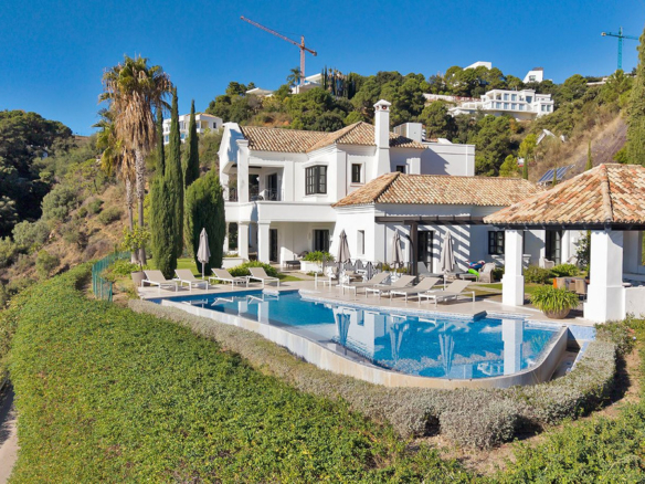 Villa for sale in Benahavís