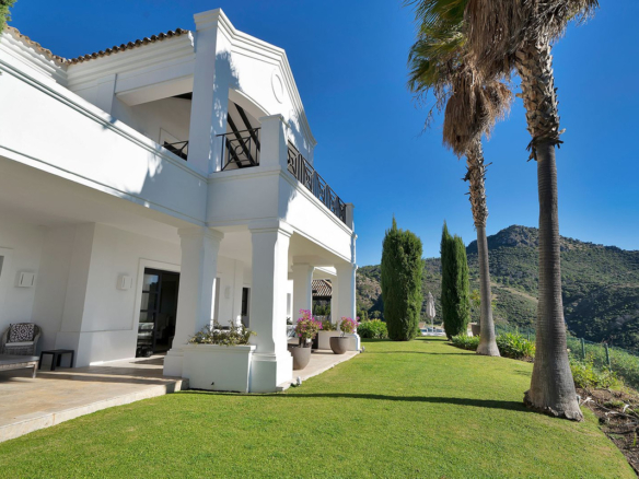 Villa for sale in Benahavís
