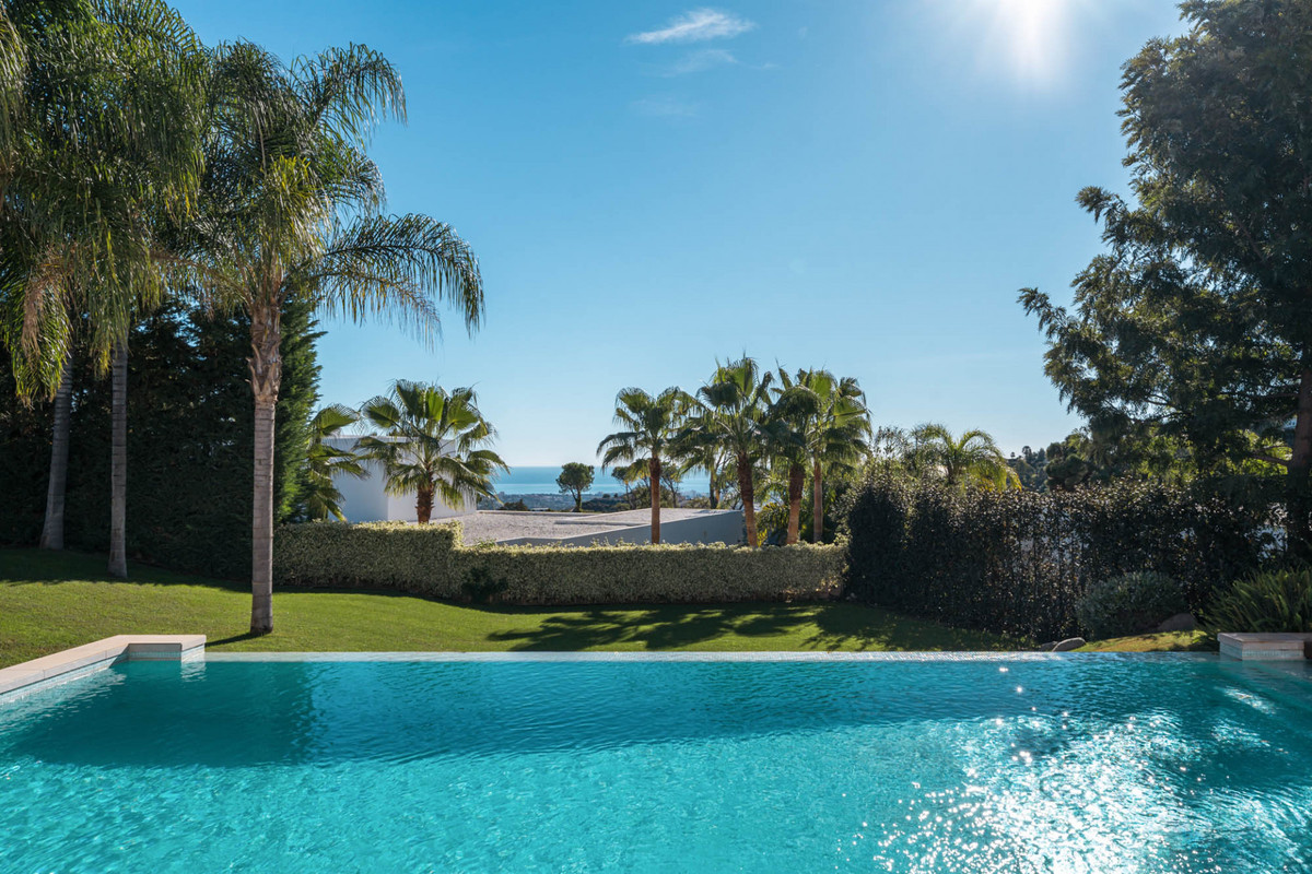 Villa for sale in Benahavís