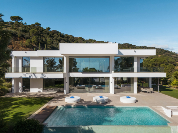 Villa for sale in Benahavís