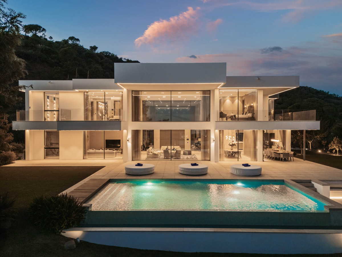 Villa for sale in Benahavís