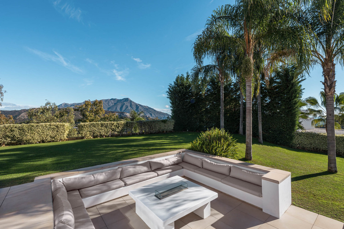 Villa for sale in Benahavís