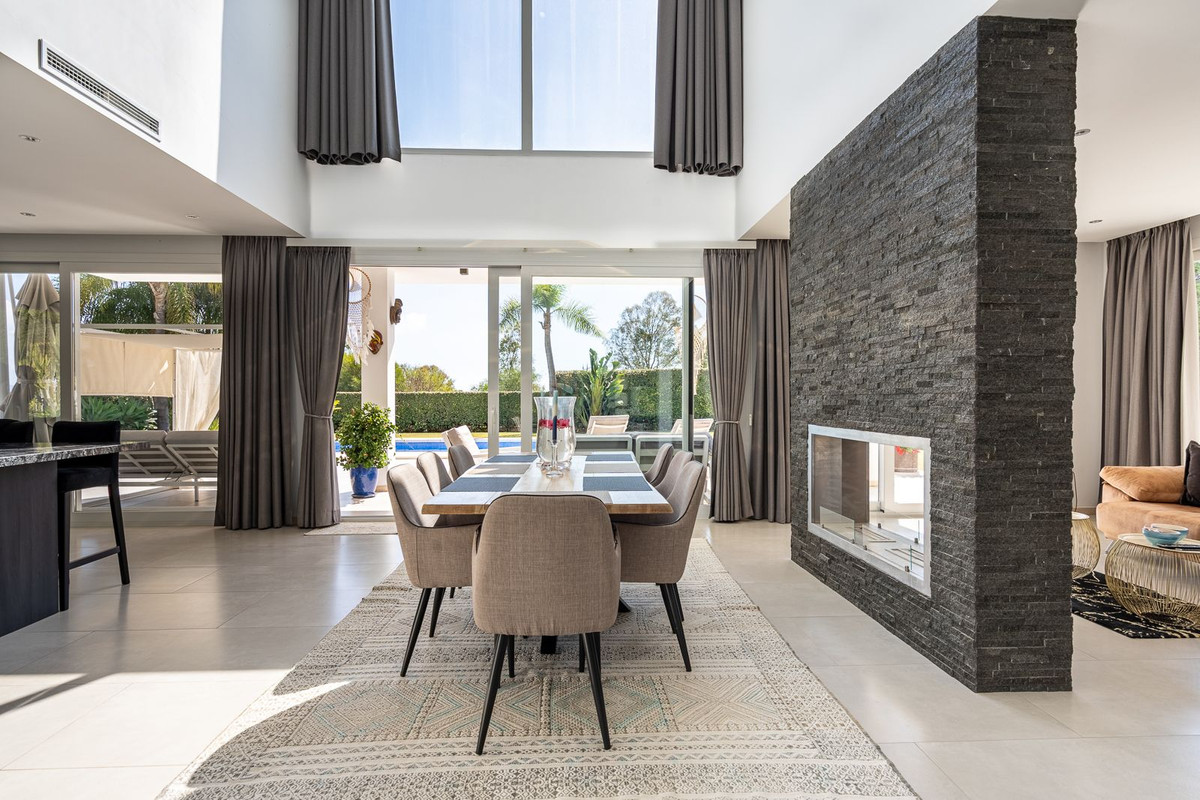 Villa for sale in Benahavís