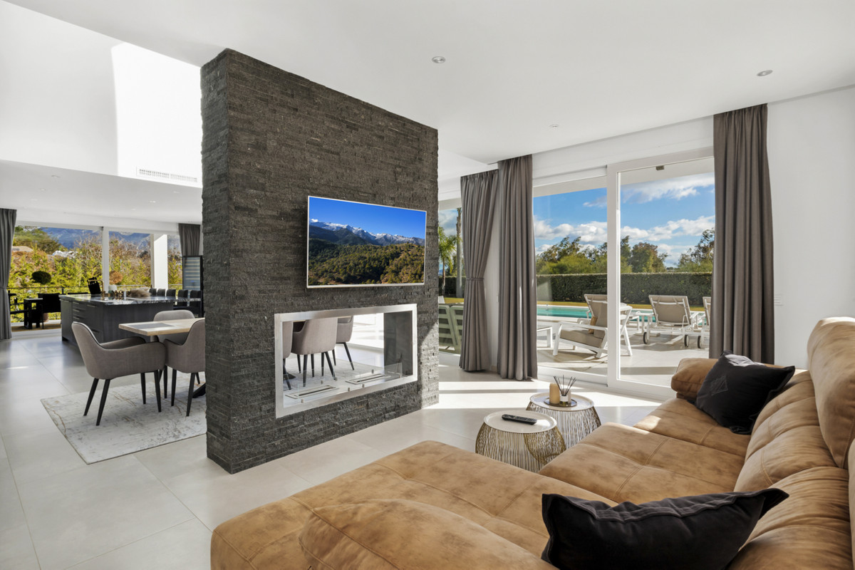 Villa for sale in Benahavís