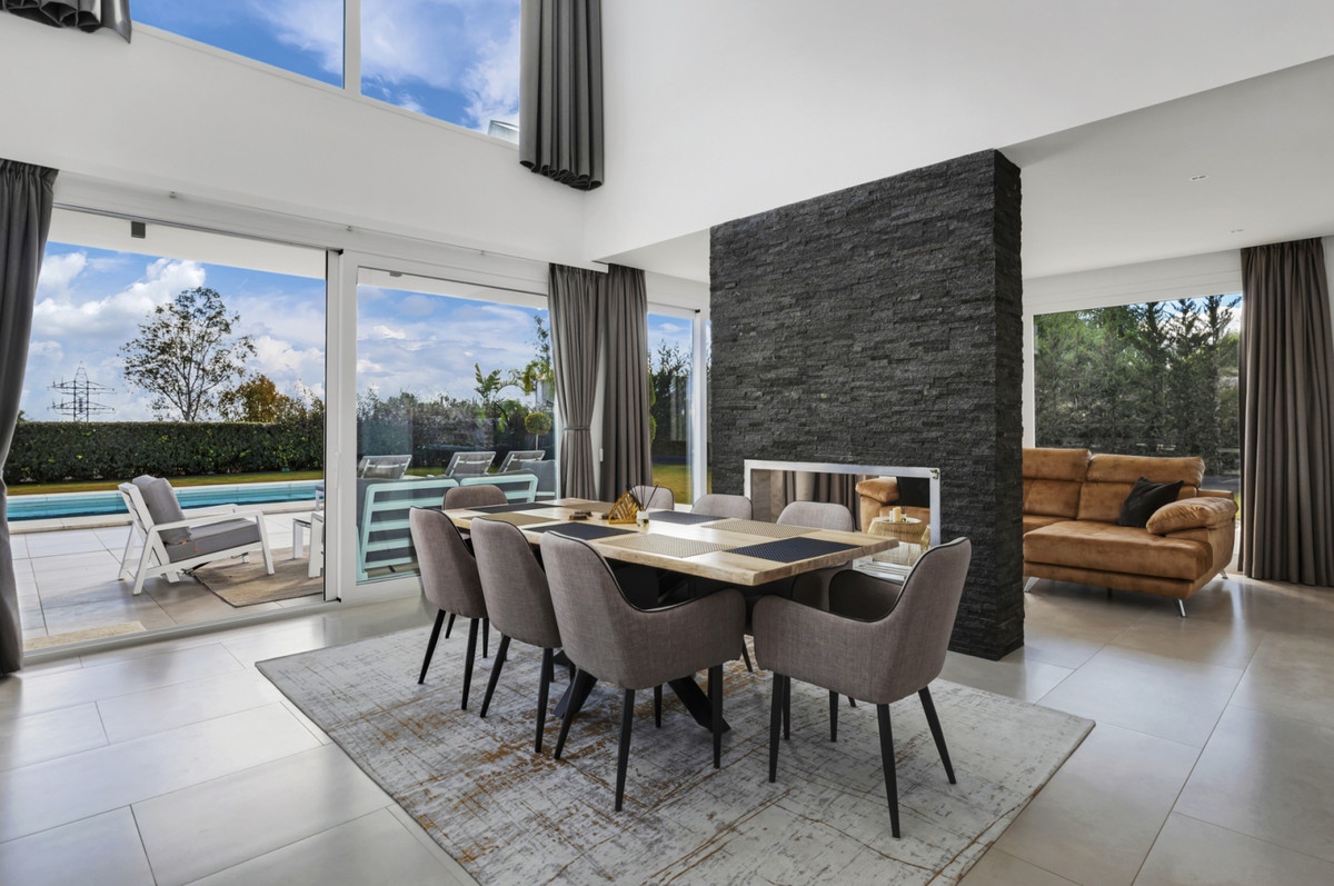 Villa for sale in Benahavís