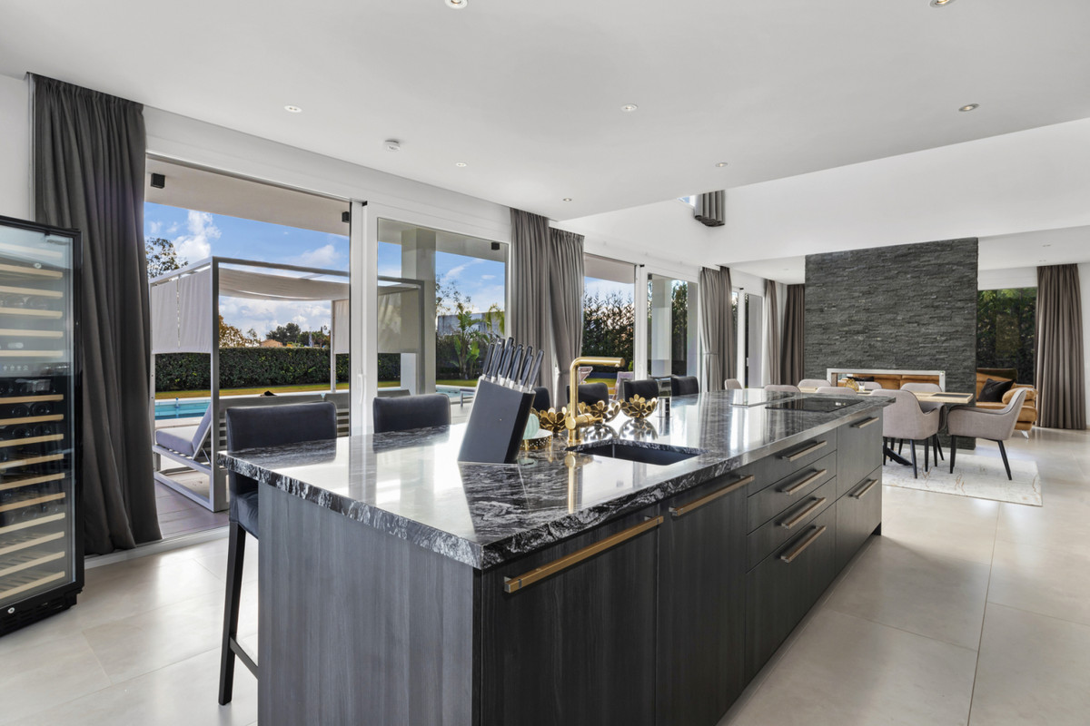 Villa for sale in Benahavís