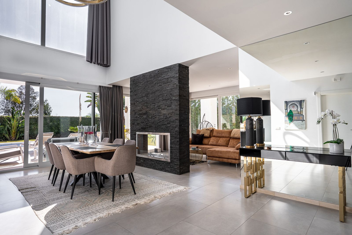 Villa for sale in Benahavís