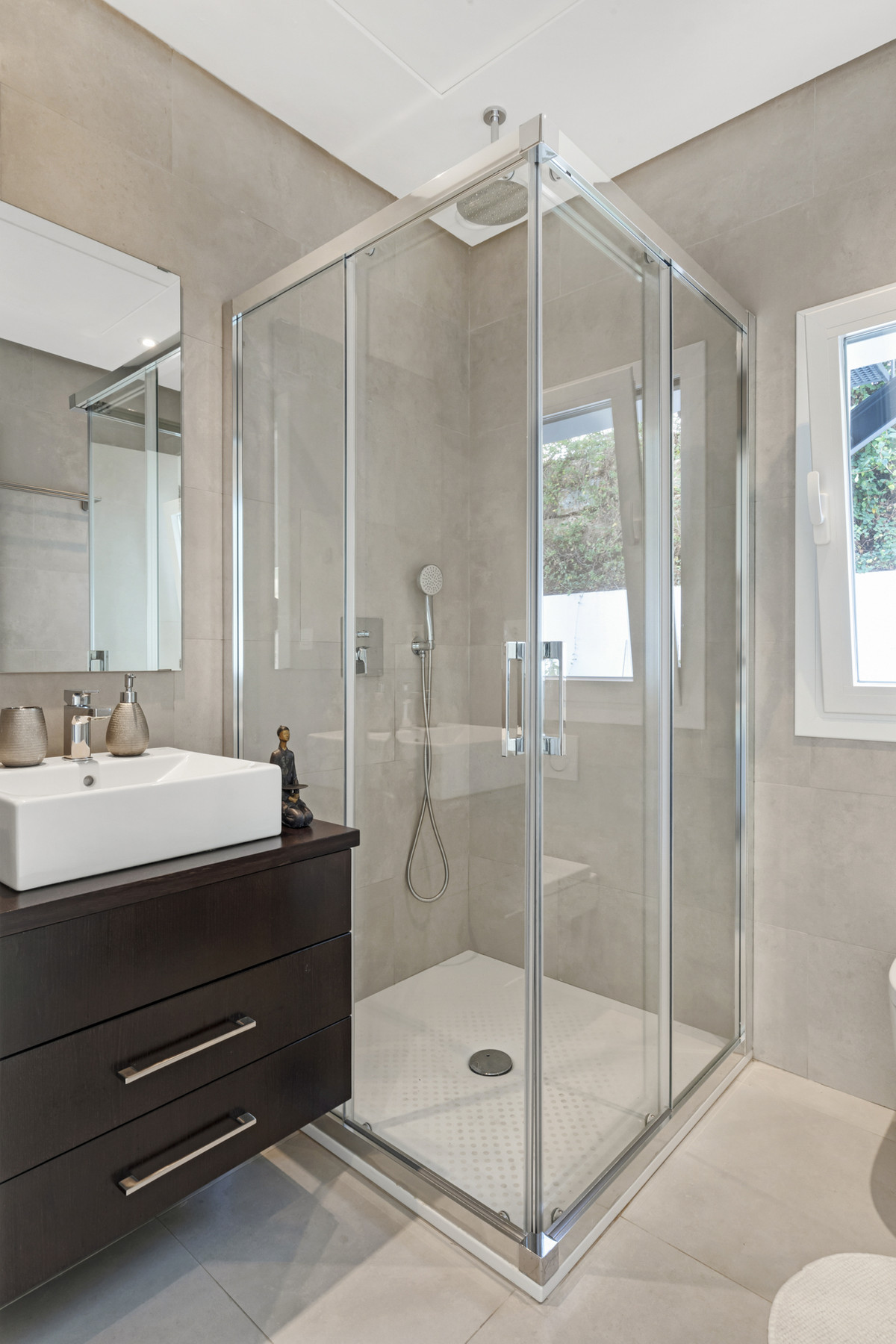 Villa for sale in Benahavís