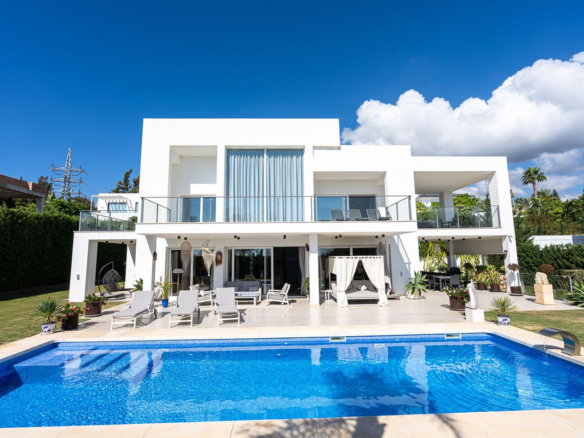 Villa for sale in Benahavís