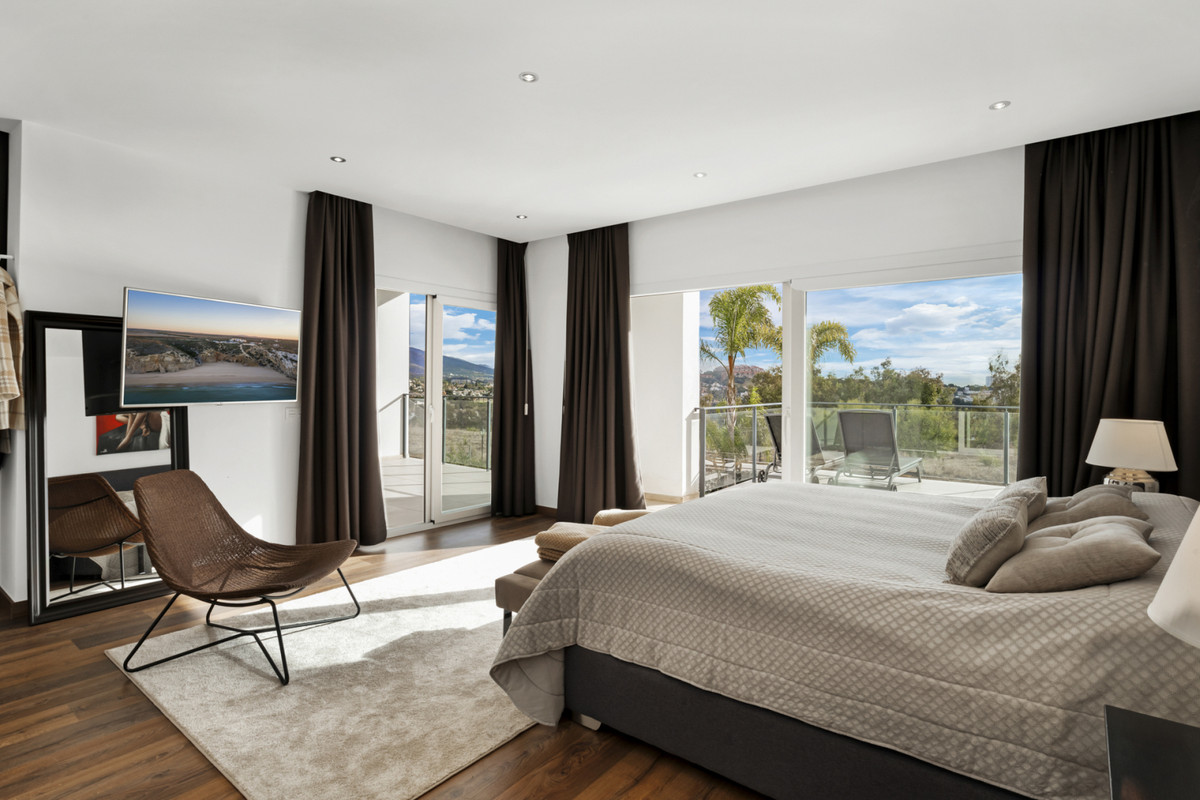 Villa for sale in Benahavís