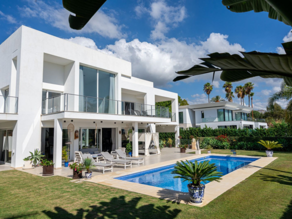 Villa for sale in Benahavís