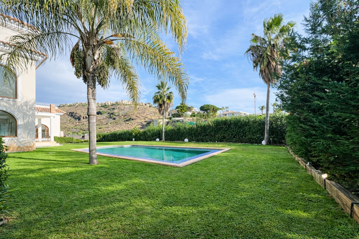 Villa for sale in Benahavís