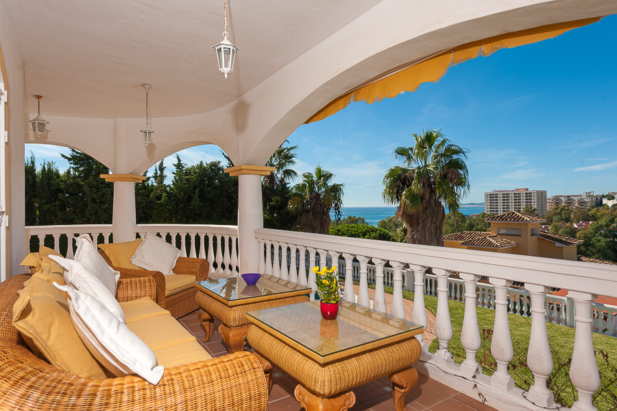 Villa for sale in Benalmadena