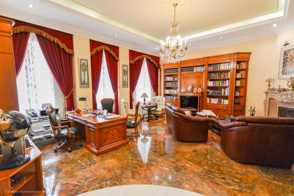 Villa for sale in Benalmadena