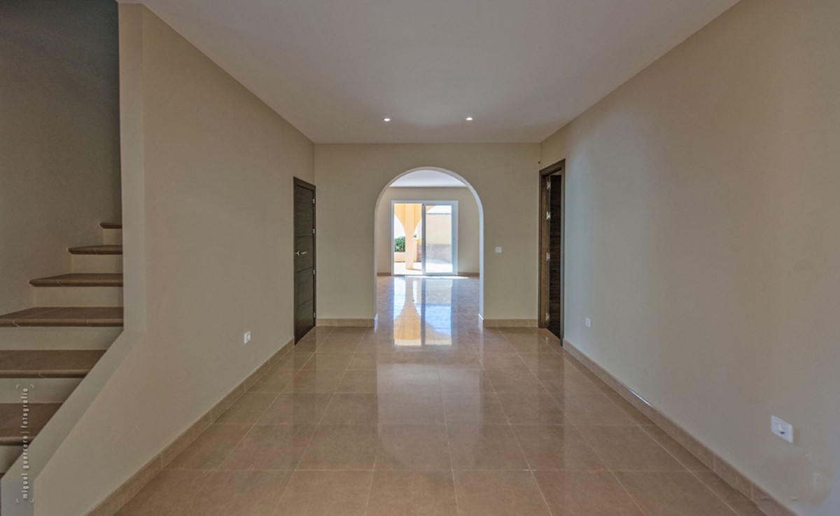 Villa for sale in Benalmadena
