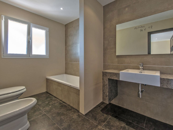 Villa for sale in Benalmadena
