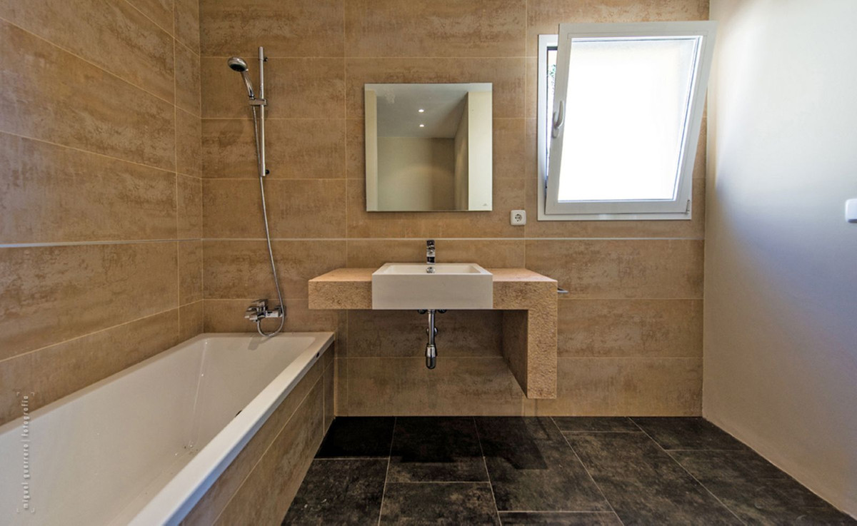 Villa for sale in Benalmadena