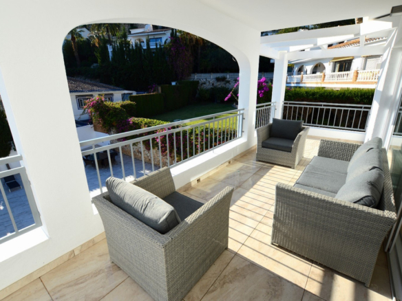 Villa for sale in Benalmadena