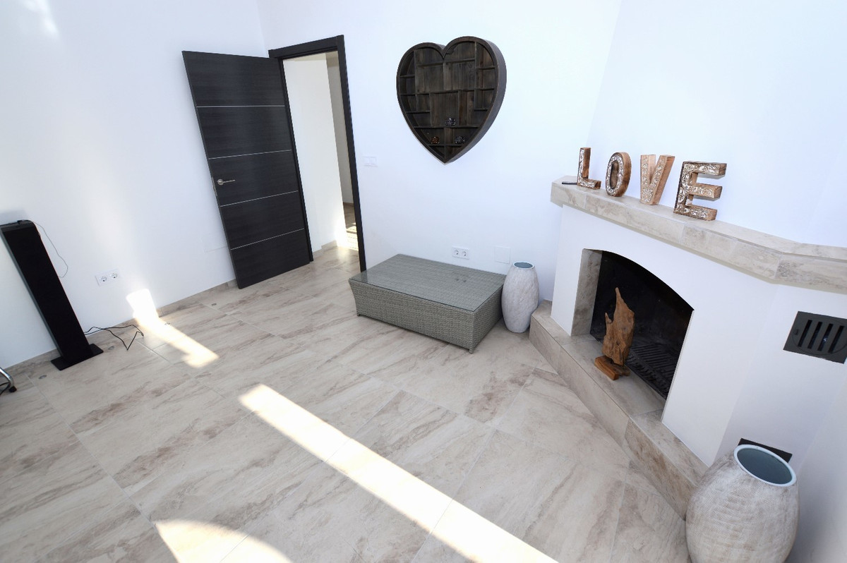 Villa for sale in Benalmadena
