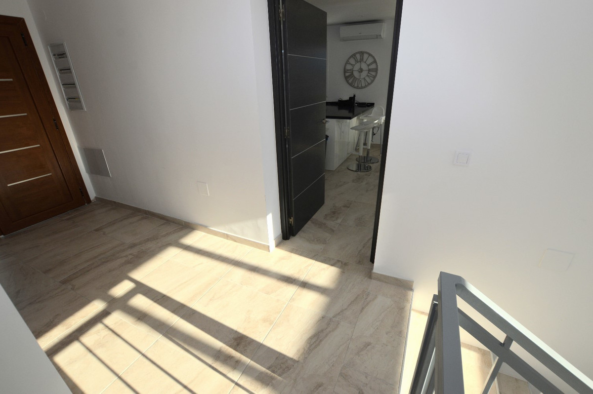 Villa for sale in Benalmadena