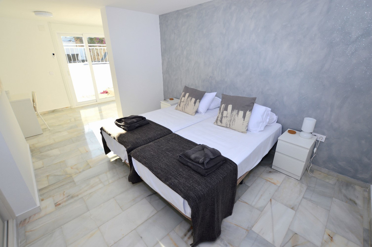 Villa for sale in Benalmadena