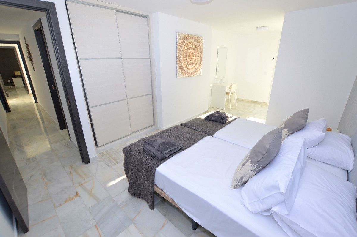 Villa for sale in Benalmadena