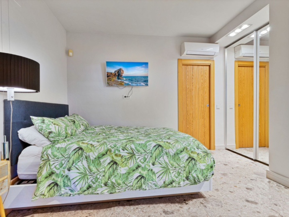 Villa for sale in Benalmadena