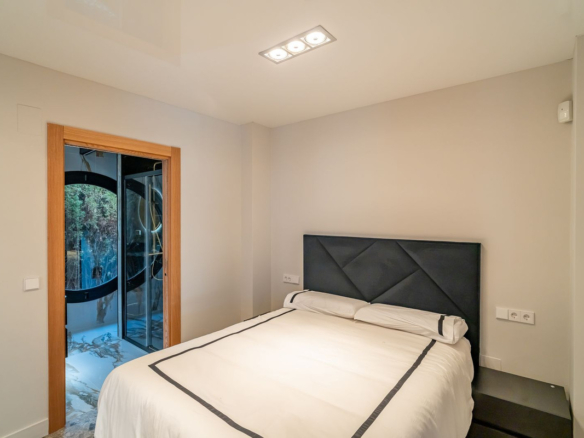 Villa for sale in Benalmadena