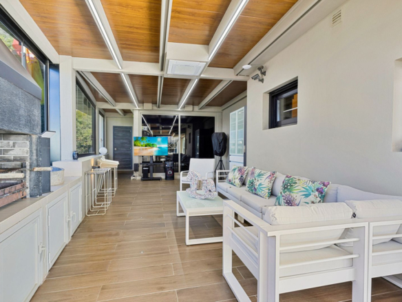 Villa for sale in Benalmadena