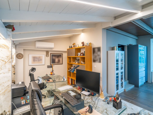 Villa for sale in Benalmadena